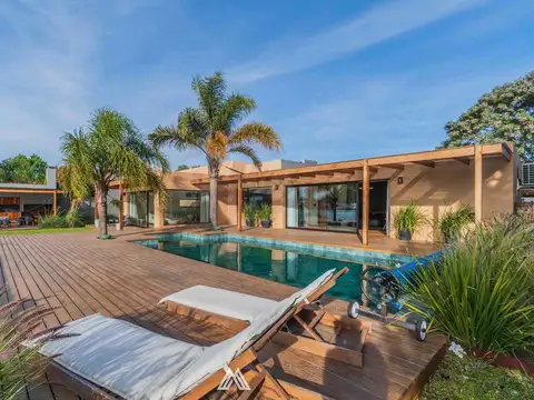 Casa en Venta en Bañados De Carrasco, USD 1.190.000