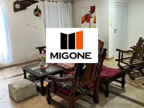 Casa 4 ambientes con 2 baños