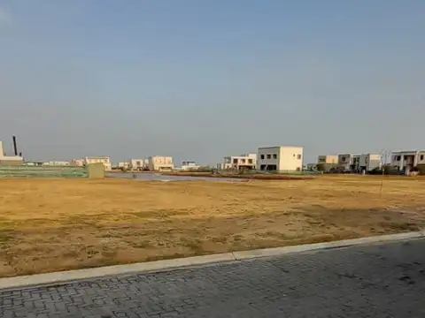 SE VENDE LOTE EN BARRIO MAGALLANES HUDSON