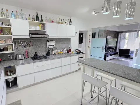 Capitán General Ramón Freire 1000