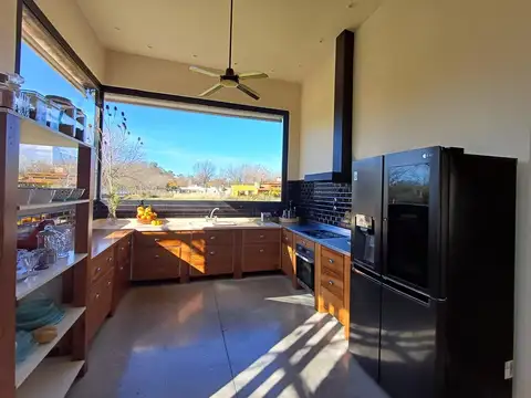 Casa en Venta con 4 cocheras