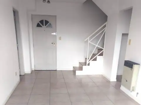 Departamento en Alquiler en Villa Luzuriaga, $ 560.000