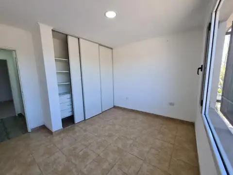 LOCALES COMERCIALES + 4 DEPARTAMENTOS SOBRE YRIGOYEN