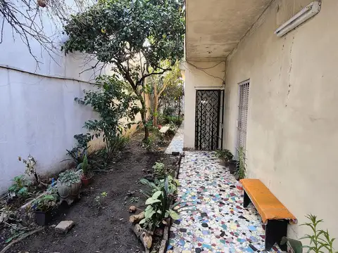 Venta de casa en Ciudadela con buen potencial de vivienda, remodelación o transformación comercial