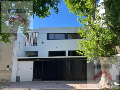 Duplex de 3 Dormitorios, con cochera y Jardin con parilla.