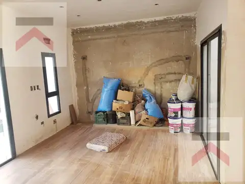 Depto Tipo Casa 4 ambientes con 2 baños