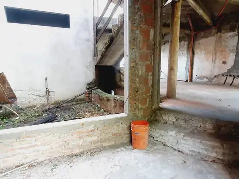 Casa en Venta con 3 cocheras