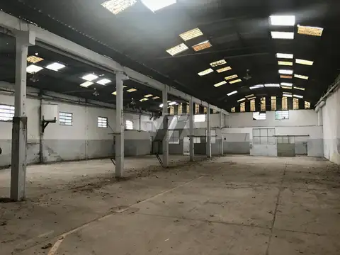 Galpon en Venta 66,40  mts Frente