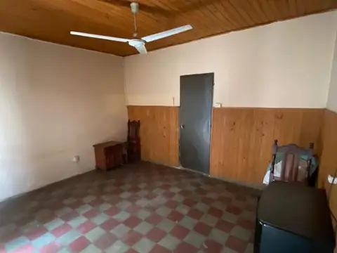Casa 5 ambientes con 1 baño