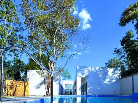 Hotel en Venta en Paso de la Patria, USD 850