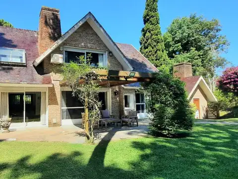 Casa en Alquiler Temporal con 1 cochera