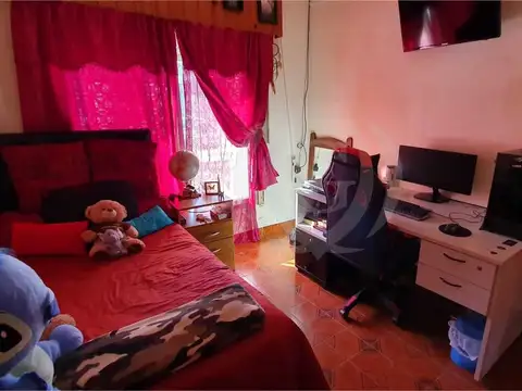 Casa con depto al fondo