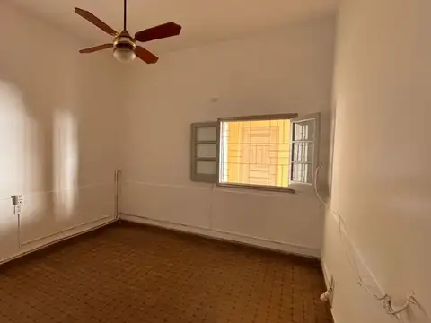 Casa 5 ambientes con 1 baño