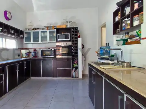 Casa en venta 3/4 Dormitorios en Tolosa, La Plata