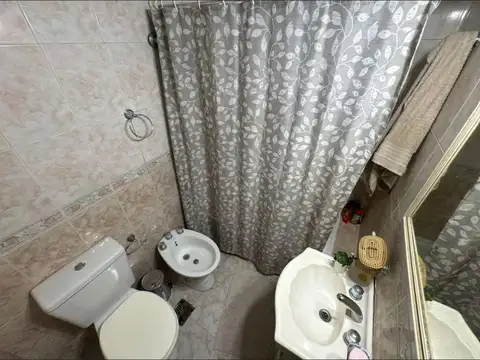 Duplex en Venta en Los Hornos [Cod: 0154]