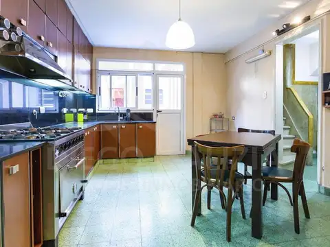 Casa 5 ambientes con 4 baños