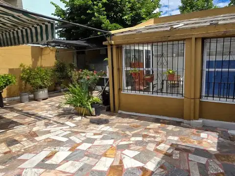 VENTA PH 4 AMBIENTES EN FLORES