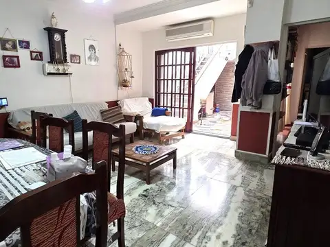 Depto Tipo Casa en Venta en Flores, USD 135.000