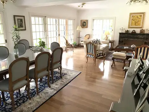 Casa en Venta en Acassuso Vias  /  Santa Fe, USD 1.400.000