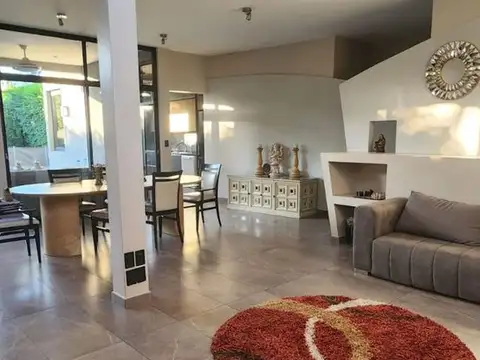 Casa en Alquiler de 4 dormitorios