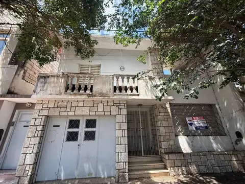 Casa en Alta Cba 3 dormi c escritura a reciclar