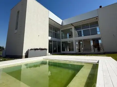 Casa en Alquiler A Estrenar