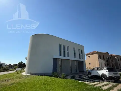 Casa 4 ambientes con pileta en alquiler - Hudson Park