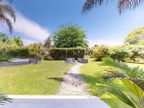 Casa en Venta con 4 cocheras