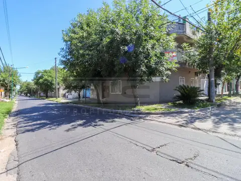 Muy buen lote 2600m2 apto para cualquier destino. Excelente ubicacion.-