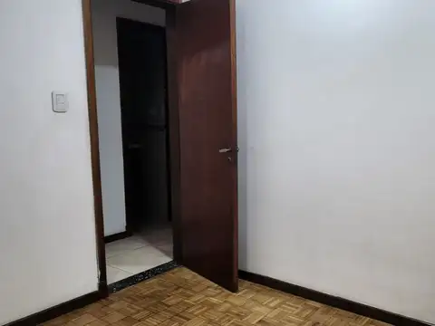 Casa en Alquiler con 1 cochera