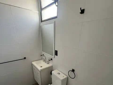 DUPLEX EN VENTA VILLA DEL LAGO - 1 DORMITORIO CCOCHERA  TOTALMENTE RENOVADO-