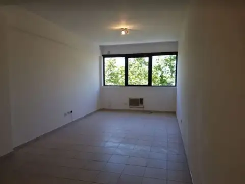 Av. Pres. Perón 500