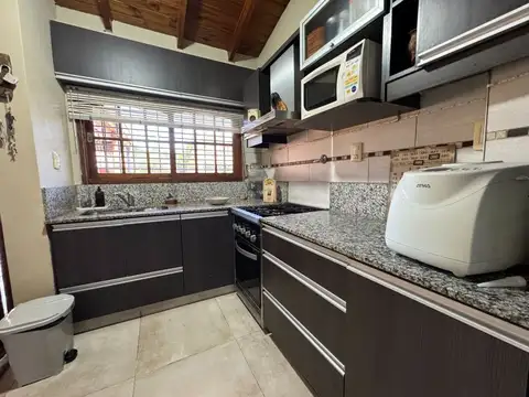 Casa en Venta en Isidro Casanova, USD 125.000