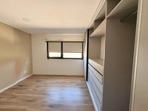 Corrientes 2800, Piso 1