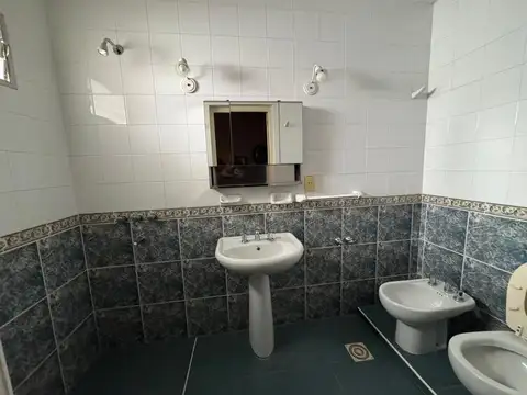 VENTA DE CASA A REFACCIONAR EN CANDIOTI SUR