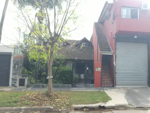 Casa 6 ambientes con 4 baños