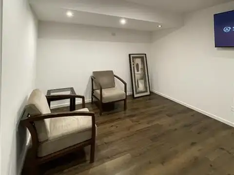 Oficina en Venta con 3 cocheras