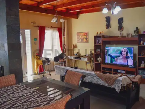 Casa 4 ambientes con 1 baño
