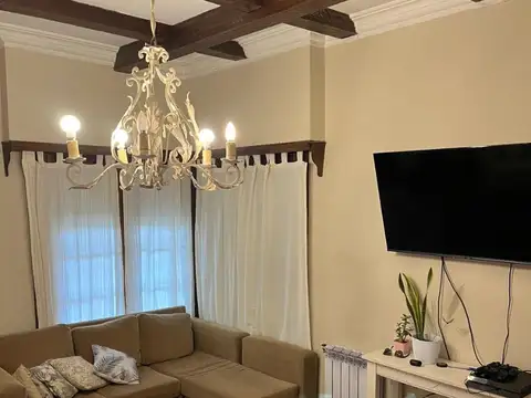 CLASICO CHALET EN EXCELENTE ESTADO A 1 CUADRA DEL MAR