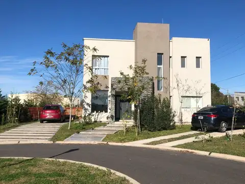 LCF. VENTA CASA 6 AMBIENTES SAN RAMON PILAR DEL ESTE