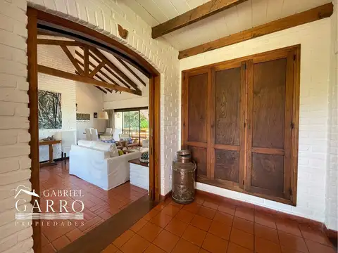 Casa 6 ambientes con 5 baños