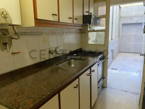 VENTA DEPARTAMENTO DE 2 AMBIENTES CON PATIO Y LAVADERO - FLORES