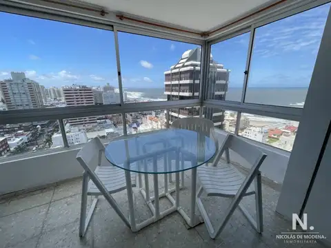 En venta apartamento en Península - Punta del Este de 2 dormitorios.