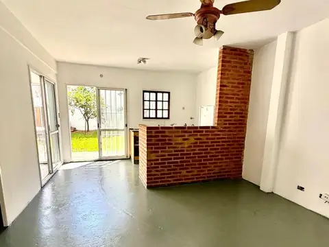 Depto Tipo Casa en Alquiler de 2 ambientes