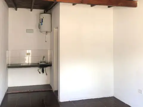 Depto Tipo Casa en Alquiler en Pellegrini, $ 200.000