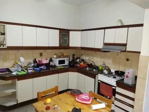 Casa 7 ambientes con 3 baños