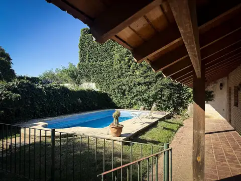 Casa en Venta con 1 cochera