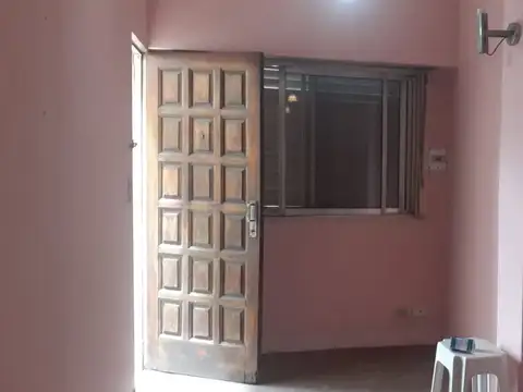 VENTA DE CASA DE 2 AMBIENTES EN VILLA LYNCH