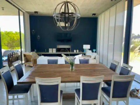 Casa en Venta en Costa Esmeralda, USD 320.000