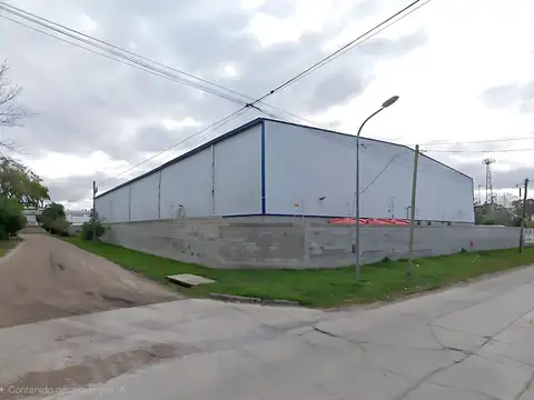 Galpon en Venta 79  mts Frente